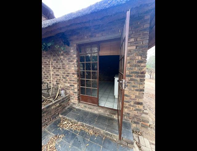 1 bed property to rent in PRESIDENT PARK AH